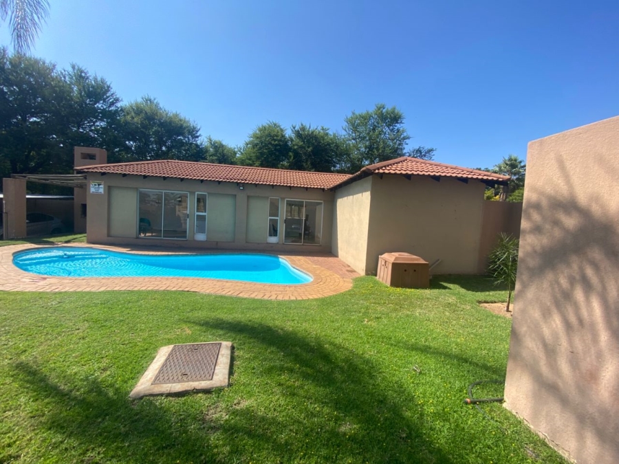 3 Bedroom Property for Sale in Safari Gardens North West